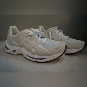 Women’s Asics Cream/Beige